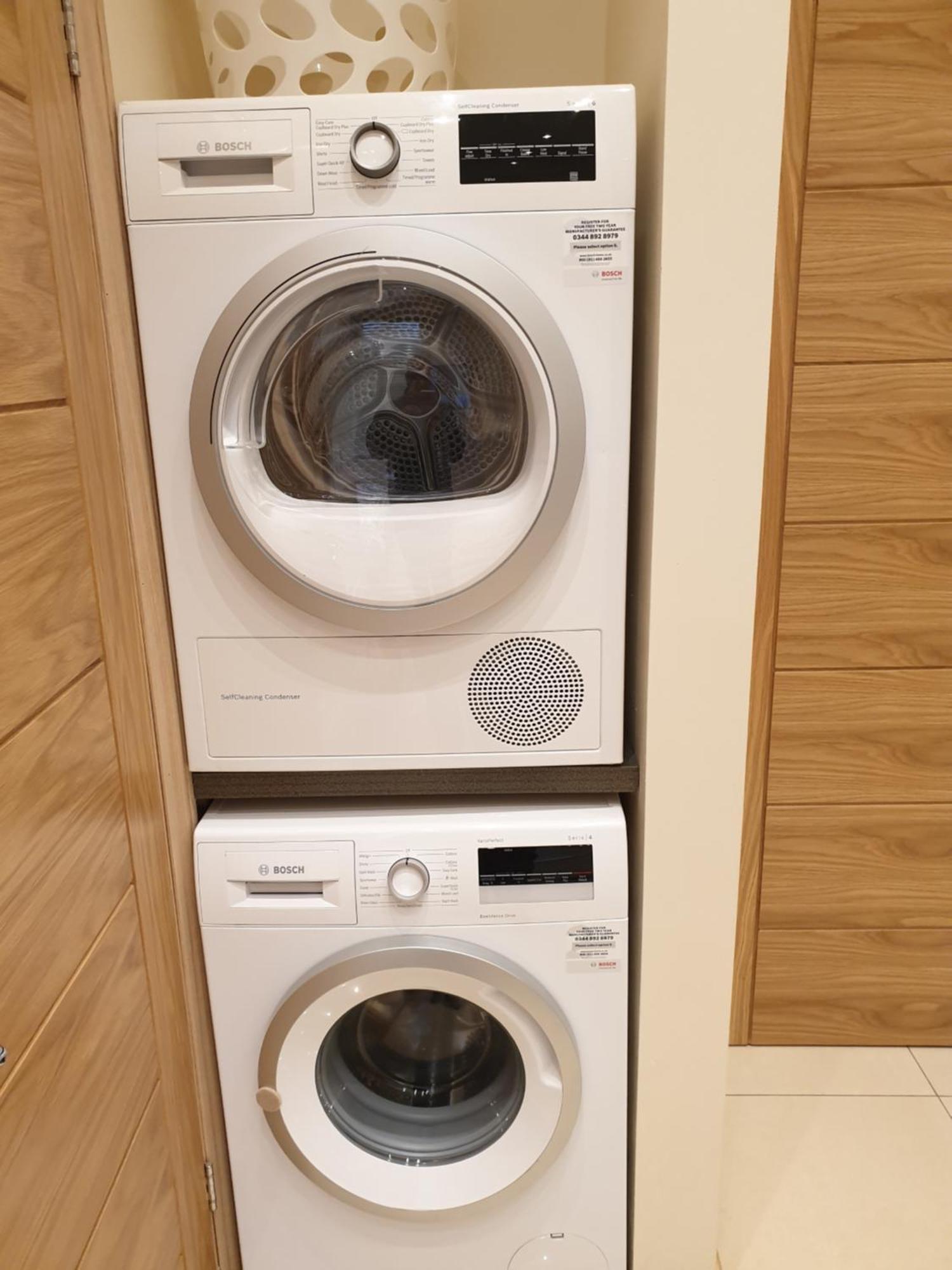 London Luxury: Spacious 3-Bed Apartment Near Tube with Parking Ilford Exterior photo